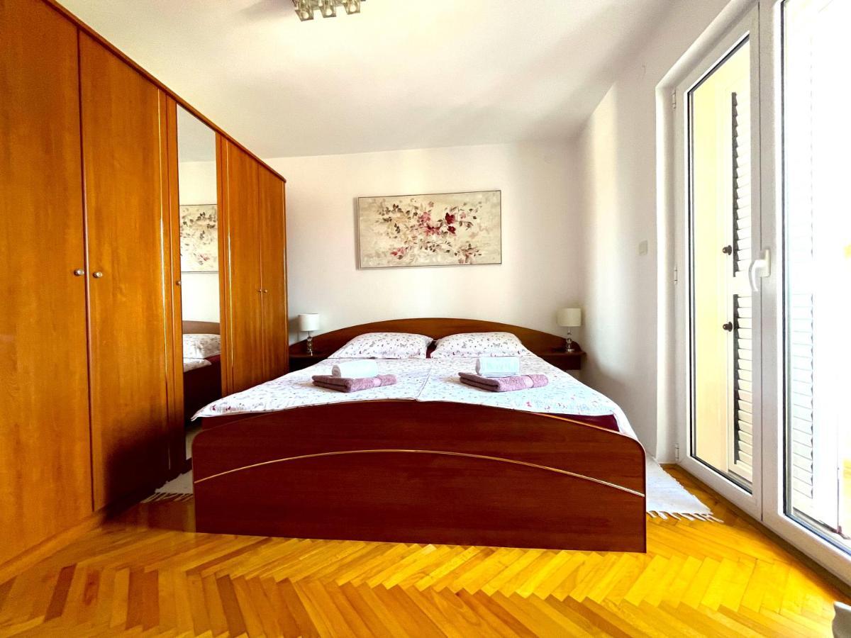 Apartment And Rooms Milak Ραμπ Εξωτερικό φωτογραφία