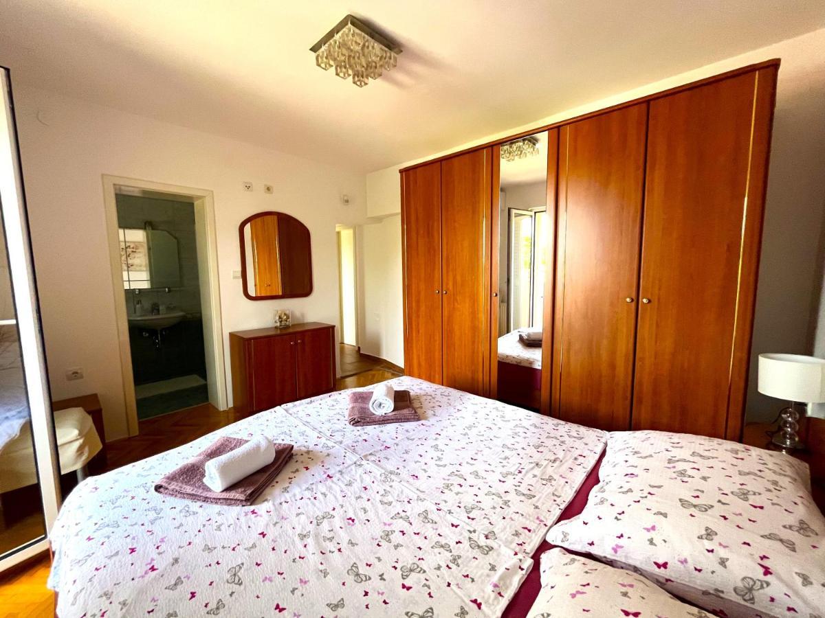 Apartment And Rooms Milak Ραμπ Εξωτερικό φωτογραφία