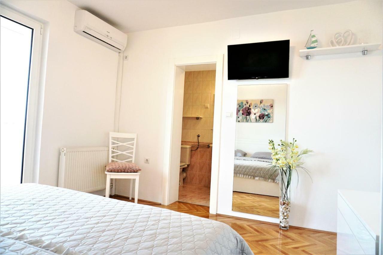 Apartment And Rooms Milak Ραμπ Εξωτερικό φωτογραφία